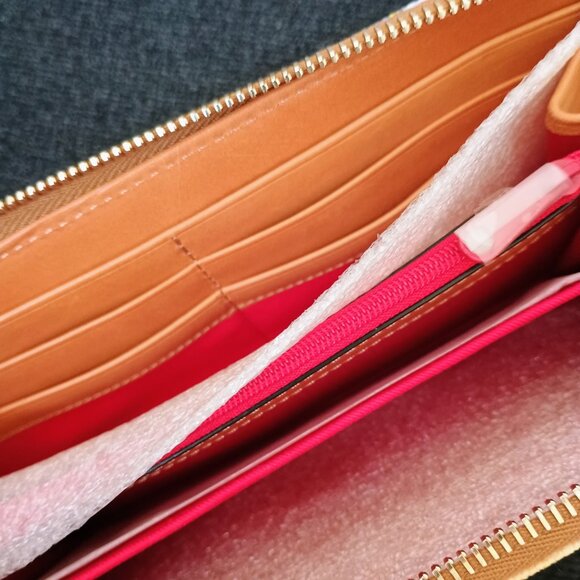 💜🎄BNWT DOONEY BOURKE HYDRANGEA FLOWER ZIPPER WALLET OR WRISTLET - Picture 6 of 6